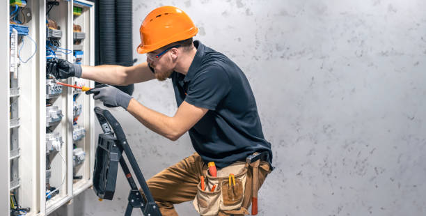 Best Affordable Electrician  in Maud, TX